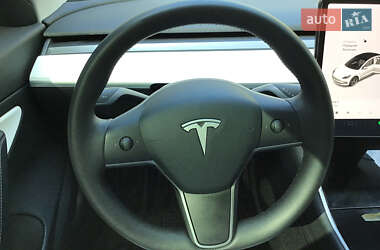 Седан Tesla Model 3 2020 в 