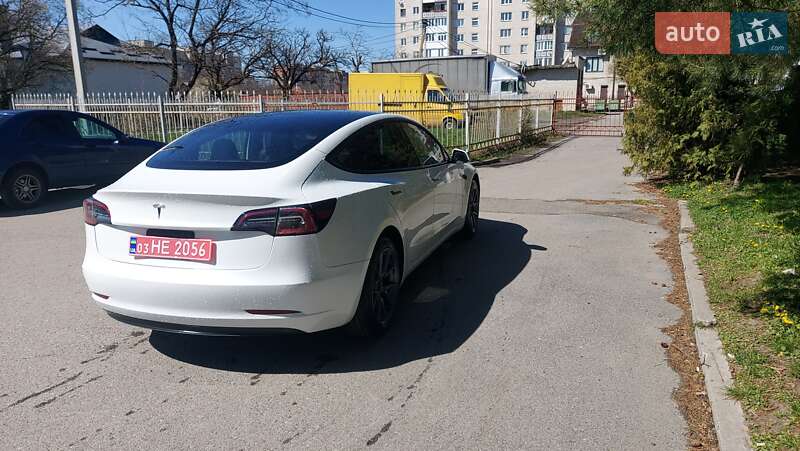 Седан Tesla Model 3 2022 в Луцке