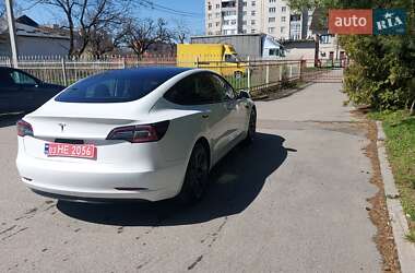 Седан Tesla Model 3 2022 в 