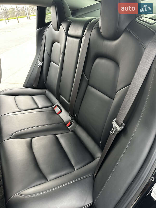 Седан Tesla Model 3 2018 в Харькове