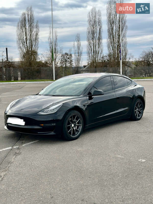 Седан Tesla Model 3 2018 в Харькове