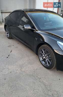 Седан Tesla Model 3 2022 в 