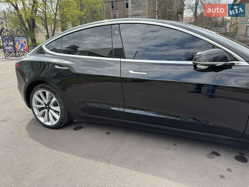 Седан Tesla Model 3 2018 в Кам'янському