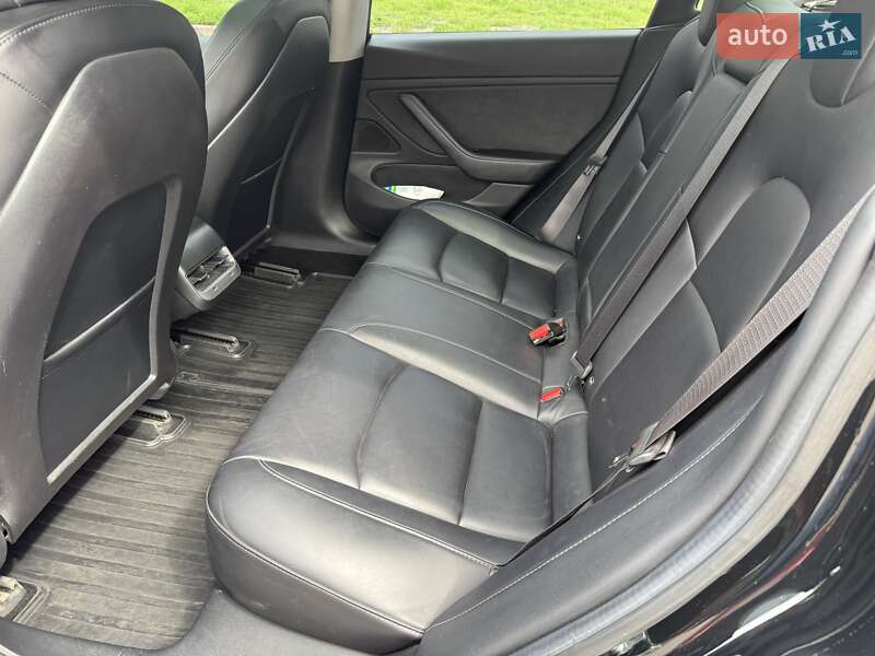 Седан Tesla Model 3 2018 в Кам'янському