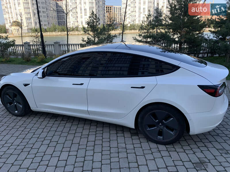 Седан Tesla Model 3 2021 в Ивано-Франковске