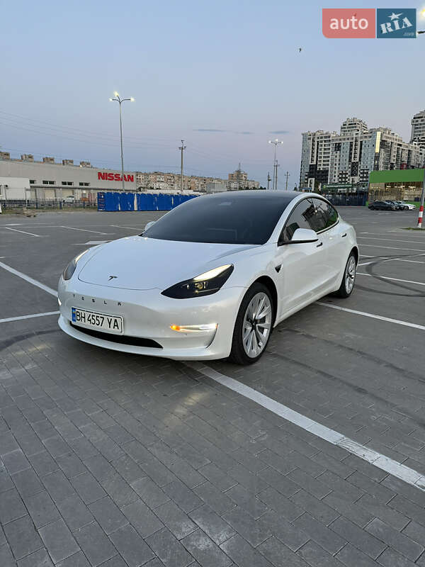 Седан Tesla Model 3 2021 в Одесі