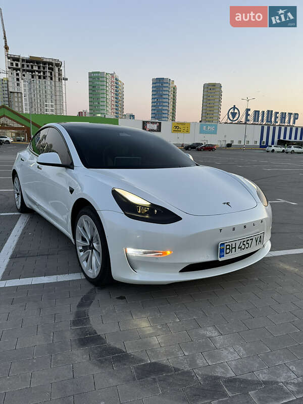 Седан Tesla Model 3 2021 в Одесі