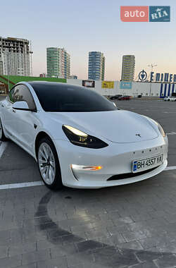 Седан Tesla Model 3 2021 в 