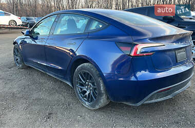 Tesla Model 3 2024