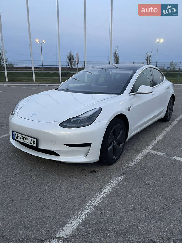 Седан Tesla Model 3 2020 в Днепре