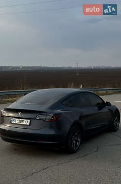 Седан Tesla Model 3 2022 в 