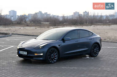 Седан Tesla Model 3 2022 в 