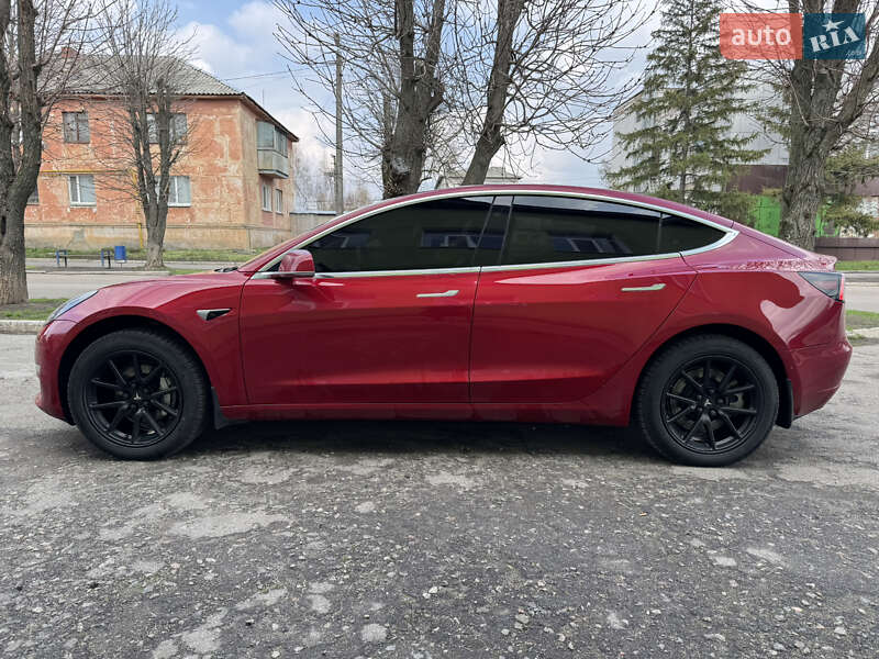 Седан Tesla Model 3 2018 в Дніпрі