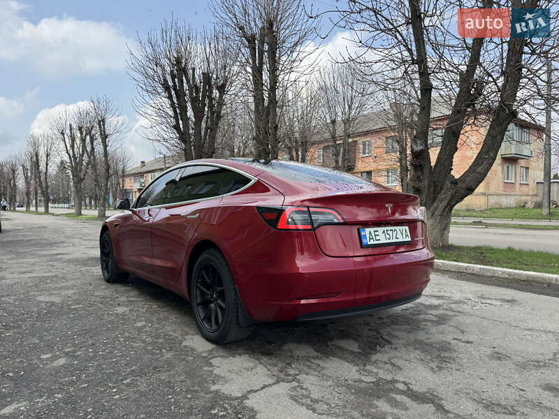 Седан Tesla Model 3 2018 в Дніпрі