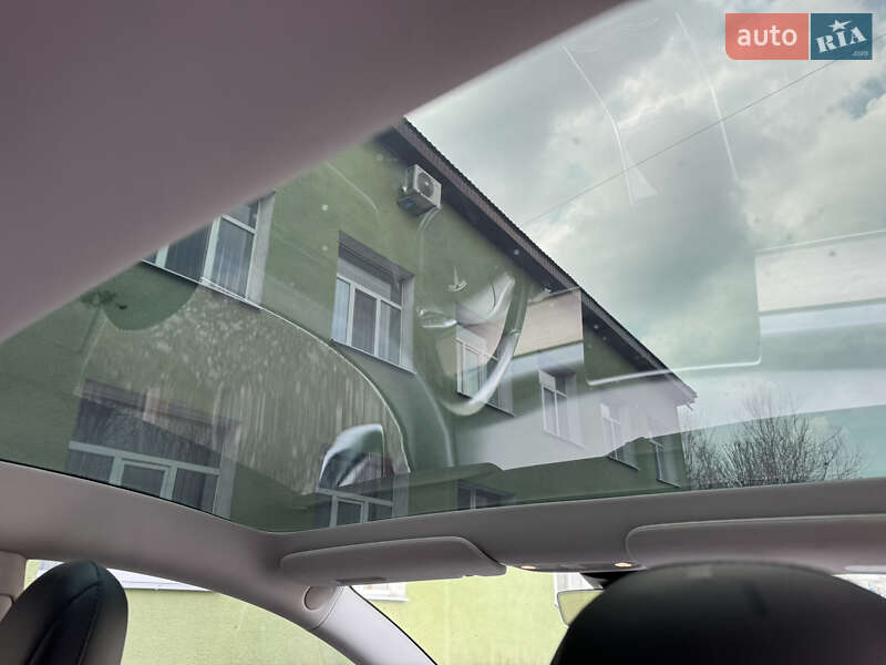 Седан Tesla Model 3 2018 в Дніпрі