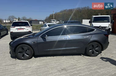 Седан Tesla Model 3 2020 в 