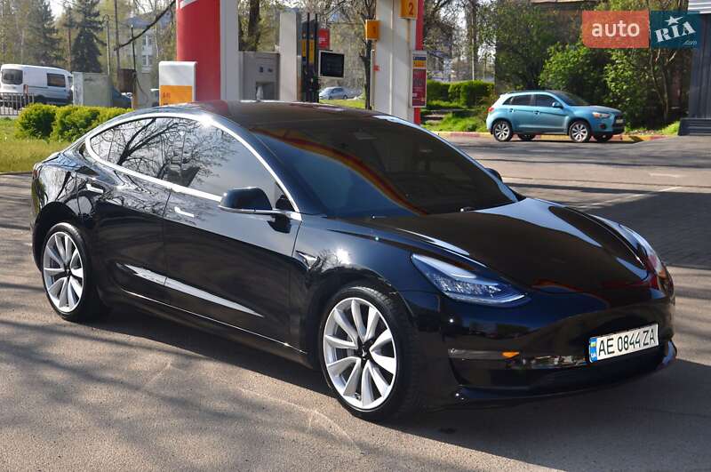 Седан Tesla Model 3 2018 в 