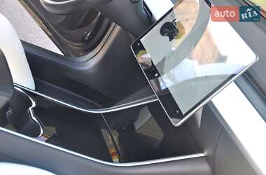 Седан Tesla Model 3 2018 в 