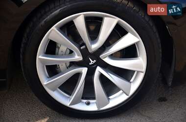 Седан Tesla Model 3 2018 в 