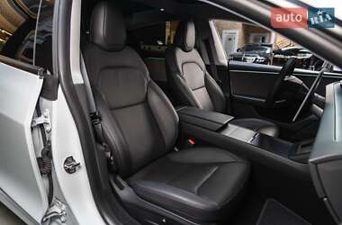 Седан Tesla Model 3 2024 в 