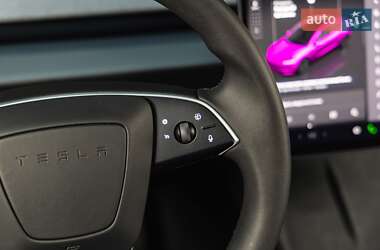Седан Tesla Model 3 2024 в 