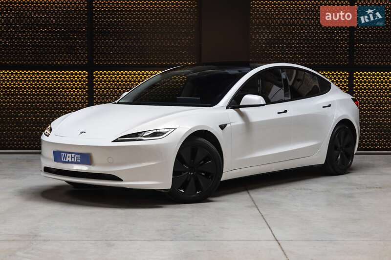 Tesla Model 3 2024