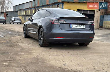 Седан Tesla Model 3 2021 в 