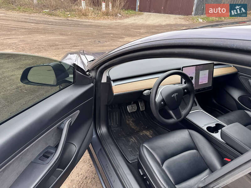 Седан Tesla Model 3 2021 в Буче