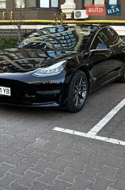 Седан Tesla Model 3 2019 в 