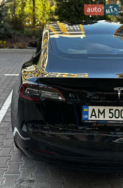 Седан Tesla Model 3 2019 в 