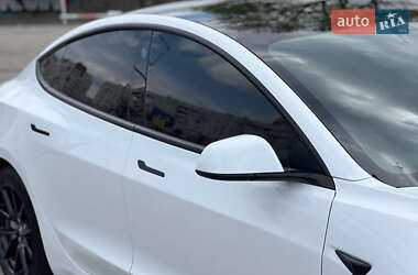 Седан Tesla Model 3 2021 в 