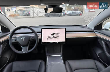 Седан Tesla Model 3 2023 в 