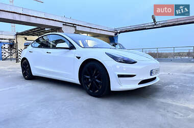 Седан Tesla Model 3 2021 в 