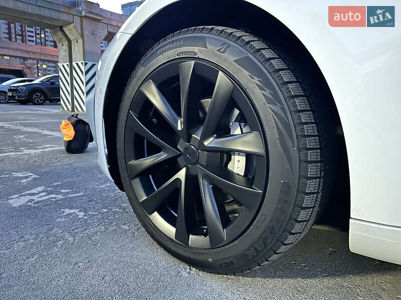 Седан Tesla Model 3 2021 в Киеве фото 7 Седан Tesla Model 3 2021 в Киеве