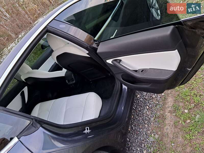 Седан Tesla Model 3 2018 в Харкові