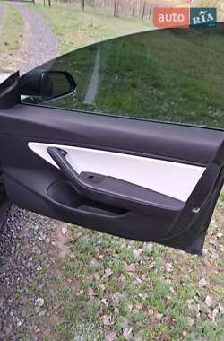 Седан Tesla Model 3 2018 в 