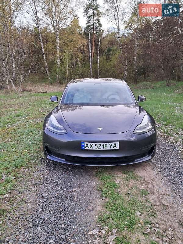 Седан Tesla Model 3 2018 в Харкові