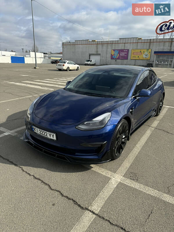 Седан Tesla Model 3 2023 в Білій Церкві