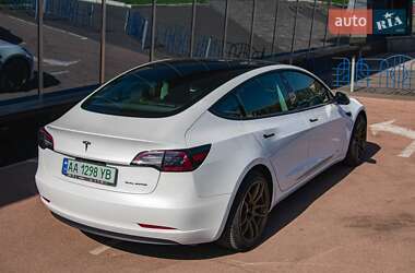 Седан Tesla Model 3 2019 в 