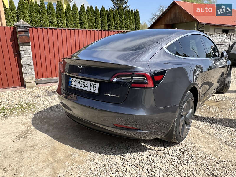Седан Tesla Model 3 2018 в Самборе