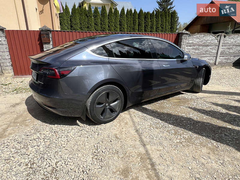 Седан Tesla Model 3 2018 в Самборе