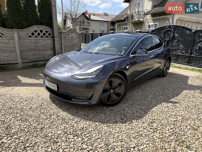 Седан Tesla Model 3 2018 в Самборе