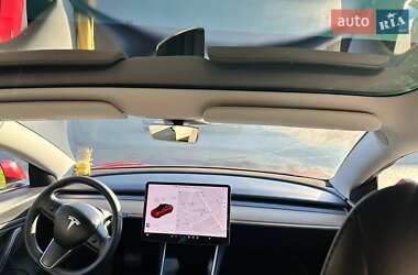Седан Tesla Model 3 2019 в 