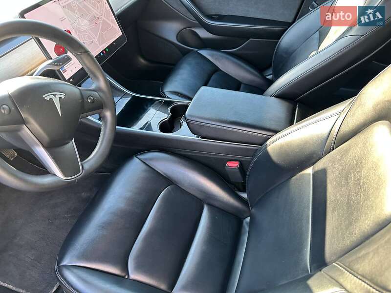 Седан Tesla Model 3 2019 в Днепре