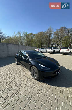 Седан Tesla Model 3 2020 в 
