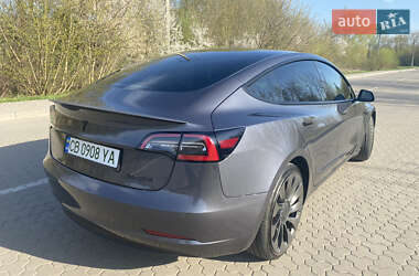 Седан Tesla Model 3 2022 в 