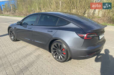Седан Tesla Model 3 2022 в 