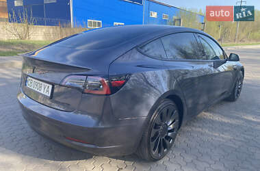Седан Tesla Model 3 2022 в 