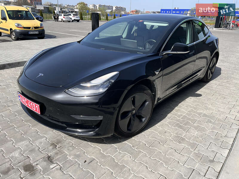 Седан Tesla Model 3 2019 в Стрые