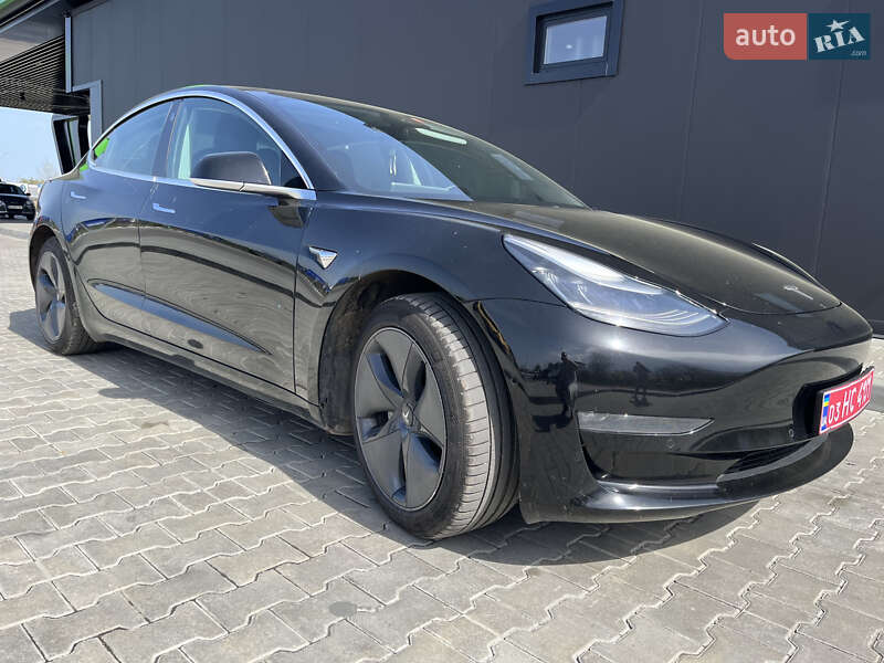 Седан Tesla Model 3 2019 в Стрые